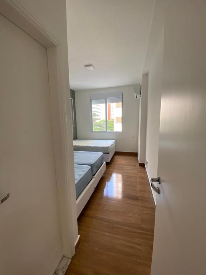 Apartamento Guaruja Pitangueiras 50 Metros Da Praia. المظهر الخارجي الصورة