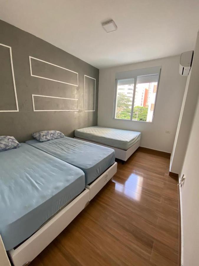 Apartamento Guaruja Pitangueiras 50 Metros Da Praia. المظهر الخارجي الصورة
